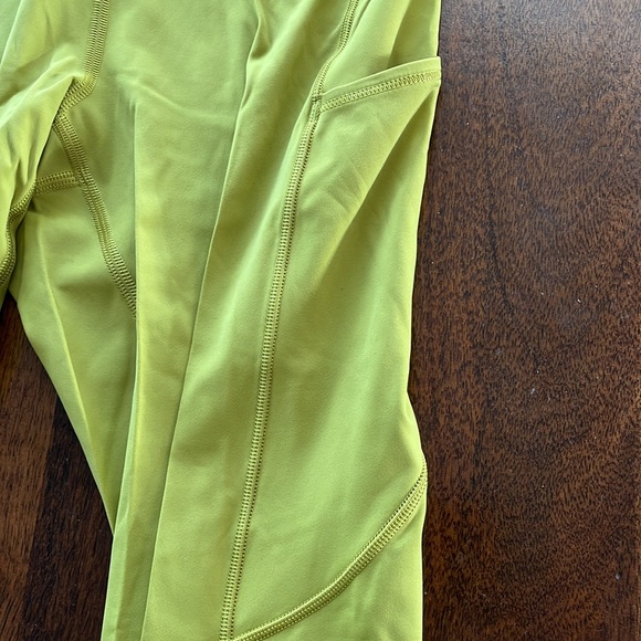 Lululemon Size 6 Ankle Length Leggings - Picture 3 of 5